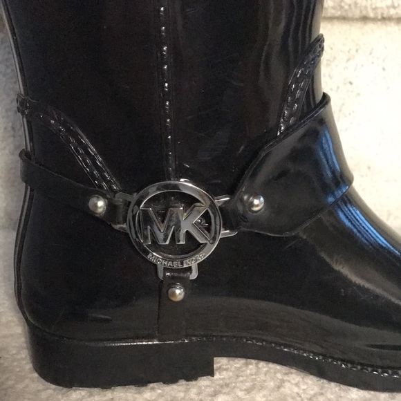 Michael Kors Fulton Harness Rain Boots - Picture 4 of 13